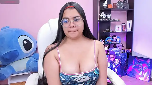 esmeralda112 online show from April 16, 2026, 8:59 am