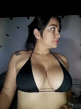 Snapshot of alison_villalobo chatting on April 12, 2026, 5:40 pm alison villalobo online show from April 12, 2026, 5:40 pm