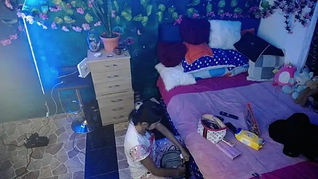 Samara Beltran online show from December 6, 2024, 1:18 am