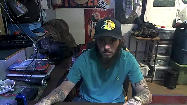 Snapshot of CloudDadddyyy420 chatting on November 18, 2025, 4:33 pm CloudDadddyyy420 online show from November 18, 2025, 4:33 pm