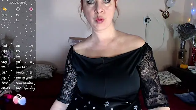 VanezaSmith online show from February 26, 2025, 12:16 am