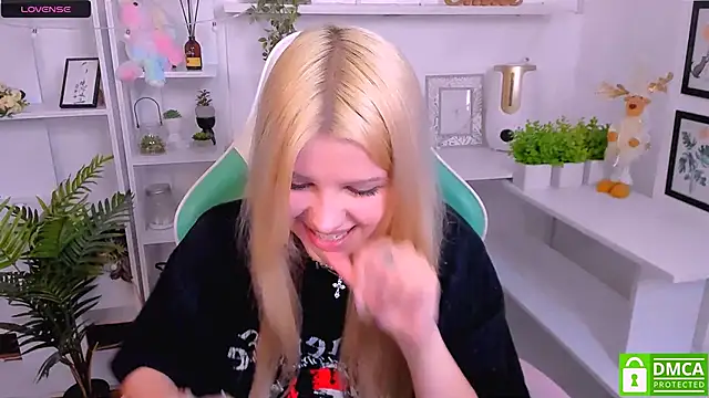 Grace and  Jacob online show from March 7, 2025, 11:05 pm