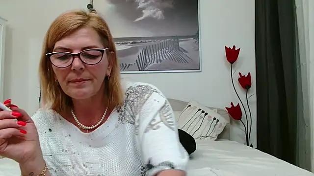 YulliaMilf online show from March 9, 2025, 3:49 pm