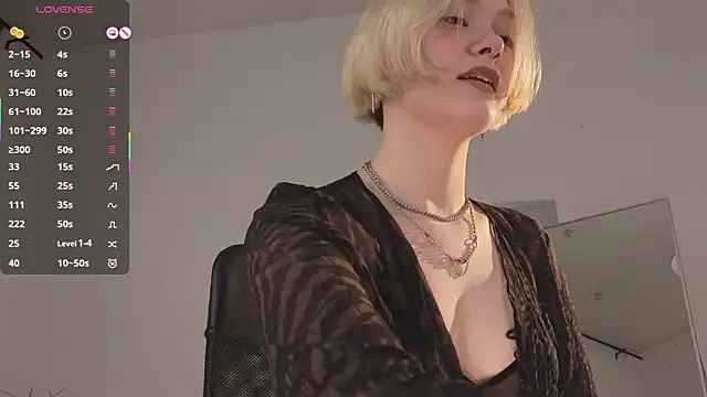  Rude Girl  online show from November 2, 2025, 3:36 pm