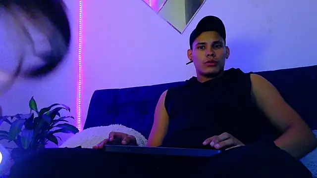 rick03 leto online show from November 14, 2025, 3:38 am