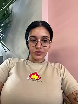 Snapshot of Annya-sweet chatting on February 7, 2025, 2:58 pm Annya-sweet online show from February 7, 2025, 2:58 pm