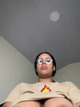 Snapshot of Annya-sweet chatting on March 18, 2025, 12:16 am Annya-sweet online show from March 18, 2025, 12:16 am