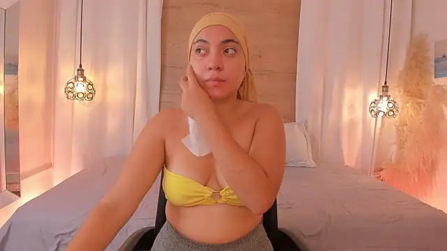 Sooffii 1 online show from December 19, 2025, 7:10 pm