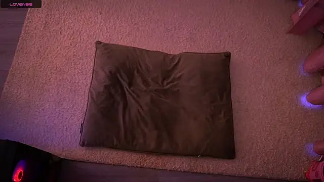 Snapshot of Redhead_Shark_new chatting on February 23, 2026, 1:19 pm Redhead Shark new online show from February 23, 2026, 1:19 pm