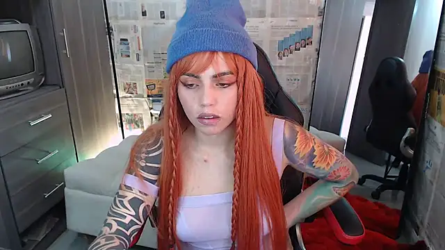 i am nina  online show from November 4, 2025, 8:41 pm