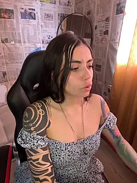 Snapshot of i_am_nina_ chatting on February 25, 2026, 5:44 pm i am nina online show from February 25, 2026, 5:44 pm