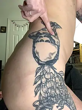 Snapshot of MissCumberdale chatting on February 11, 2025, 9:25 pm MissCumberdale online show from February 11, 2025, 9:25 pm