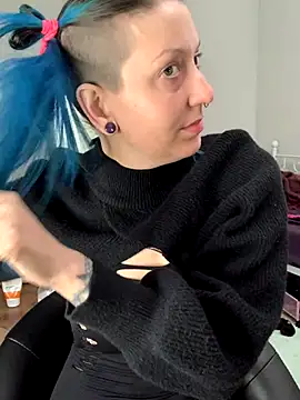 Snapshot of MissCumberdale chatting on December 14, 2025, 6:23 pm MissCumberdale online show from December 14, 2025, 6:23 pm