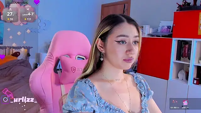 Snapshot of Fiona-Love chatting on December 5, 2024, 8:33 pm Fiona-Love online show from December 5, 2024, 8:33 pm
