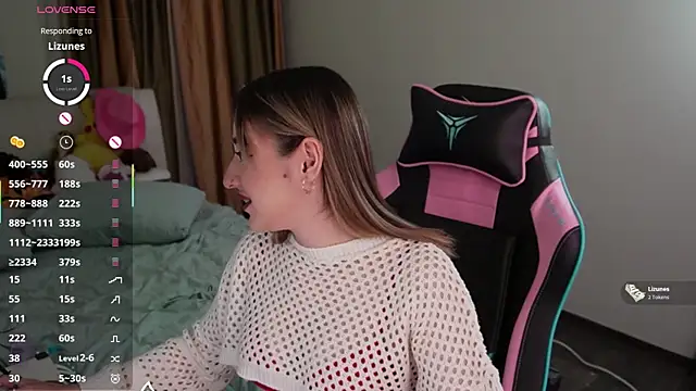 Fiona-Love online show from October 25, 2025, 3:29 pm