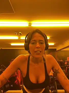 Snapshot of Gipoltergeist chatting on February 9, 2026, 10:14 pm Gipoltergeist online show from February 9, 2026, 10:14 pm