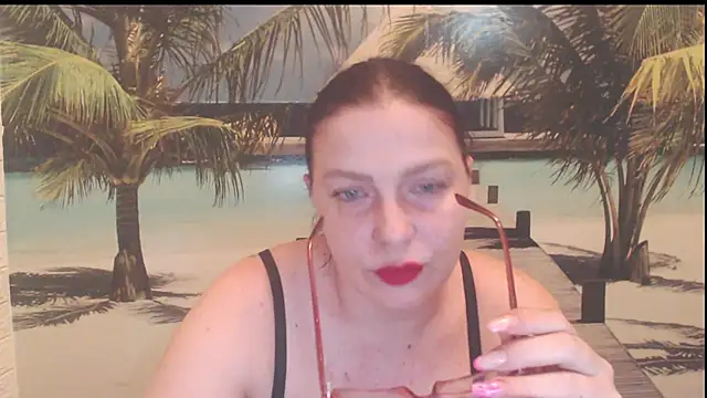 Snapshot of Queen__Natasha chatting on March 6, 2026, 10:28 pm Queen Natasha online show from March 6, 2026, 10:28 pm