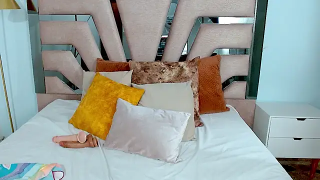 Snapshot of sophia_hadid chatting on January 16, 2025, 8:36 pm sophia hadid online show from January 16, 2025, 8:36 pm