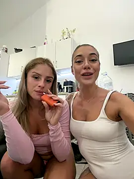 BritneyDimond online show from November 8, 2025, 11:47 pm