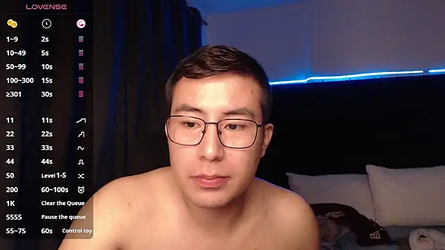 andrewmhilton  online show from October 23, 2025, 6:13 am