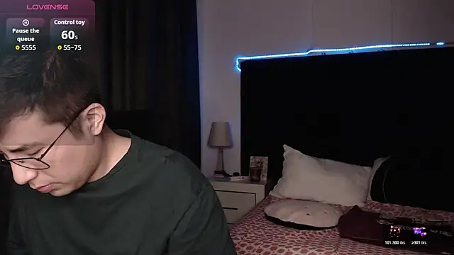 andrewmhilton  online show from February 15, 2026, 6:32 am