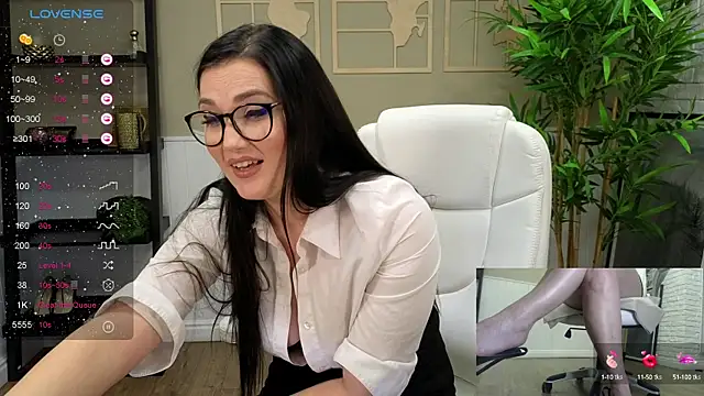 Snapshot of SelineSole chatting on January 20, 2025, 7:04 pm SelineSole online show from January 20, 2025, 7:04 pm