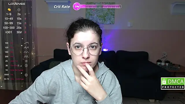 Snapshot of Aminabeatris chatting on October 17, 2025, 11:24 am Aminabeatris online show from October 17, 2025, 11:24 am