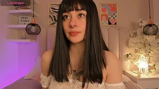 cute  cherry  online show from December 1, 2025, 8:25 pm