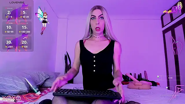 AlejandraDangerGirl online show from October 15, 2025, 1:22 pm