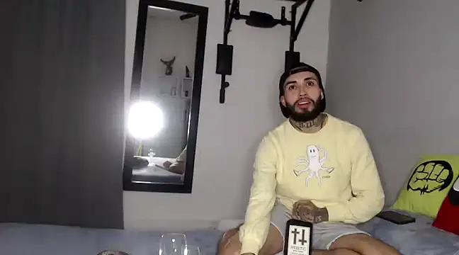 Snapshot of transgenderboy chatting on March 23, 2025, 4:05 am transgenderboy online show from March 23, 2025, 4:05 am