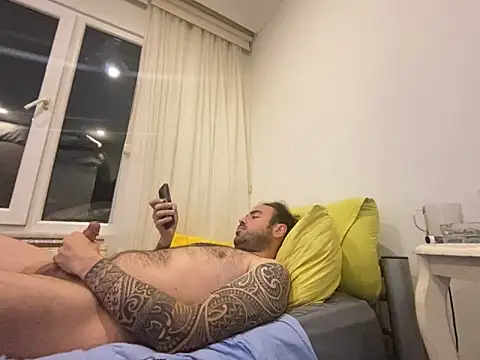 Snapshot of constantine_01 chatting on December 4, 2024, 1:03 am constantine 01 online show from December 4, 2024, 1:03 am