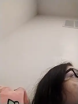 LiverandBrat77 online show from January 12, 2026, 1:44 am