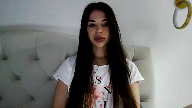 Snapshot of Mika_Gold chatting on June 3, 2026, 6:57 pm Mika Gold online show from June 3, 2026, 6:57 pm
