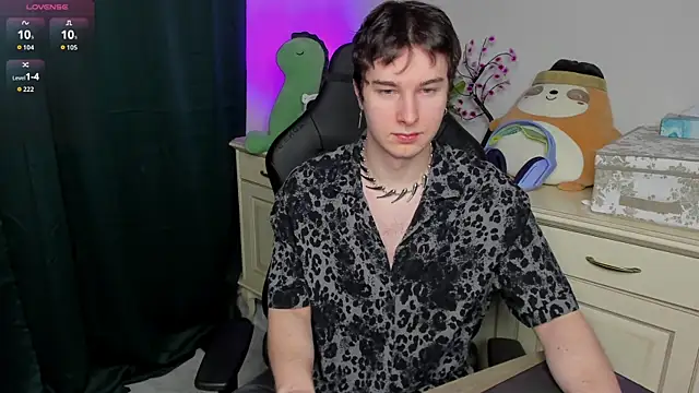 Snapshot of Vincent_Strong chatting on February 11, 2026, 7:35 am Vincent Strong online show from February 11, 2026, 7:35 am