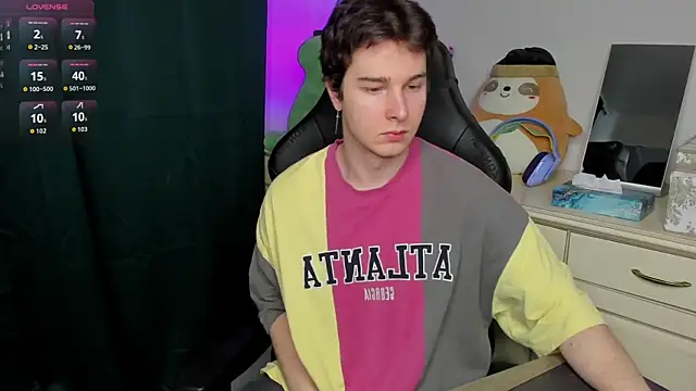 Snapshot of Vincent_Strong chatting on February 13, 2026, 8:10 am Vincent Strong online show from February 13, 2026, 8:10 am