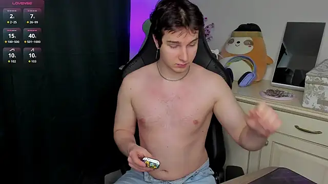 Snapshot of Vincent_Strong chatting on February 14, 2026, 8:44 am Vincent Strong online show from February 14, 2026, 8:44 am