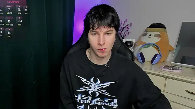 Snapshot of Vincent_Strong chatting on February 25, 2026, 7:40 am Vincent Strong online show from February 25, 2026, 7:40 am