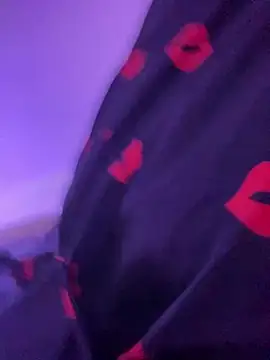 GigiiStone online show from December 22, 2024, 5:23 am