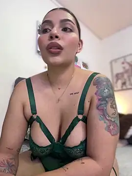 GigiiStone online show from January 7, 2025, 11:03 pm