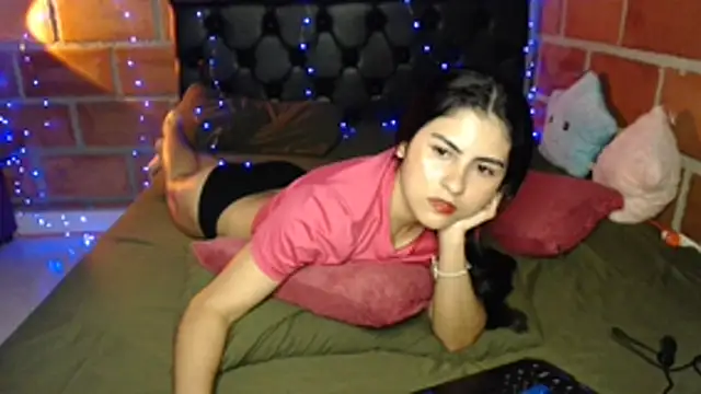 Nathacha online show from November 9, 2025, 11:03 pm