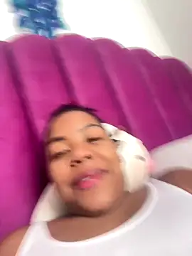 samanthaabloom online show from December 18, 2025, 4:57 pm