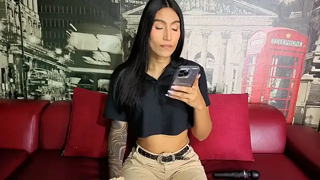 Snapshot of Taly_Fox chatting on March 4, 2026, 4:40 am Taly Fox online show from March 4, 2026, 4:40 am