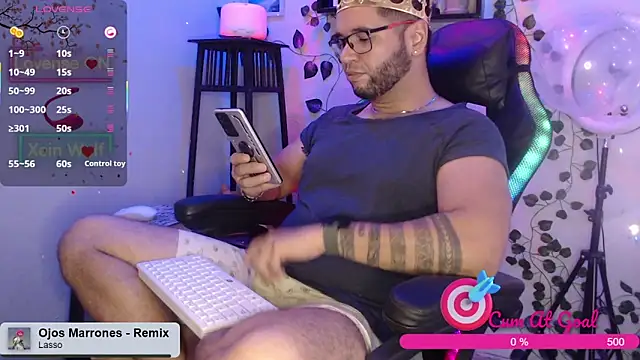 Xein WoIf online show from October 13, 2025, 2:33 am