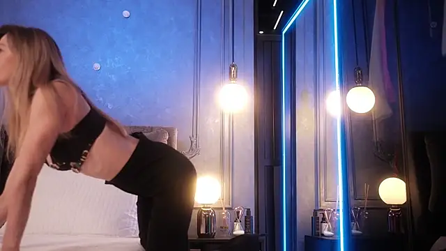 Rikka Moore online show from October 25, 2025, 11:40 am