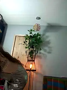 VickyJackson  online show from January 16, 2025, 9:08 pm