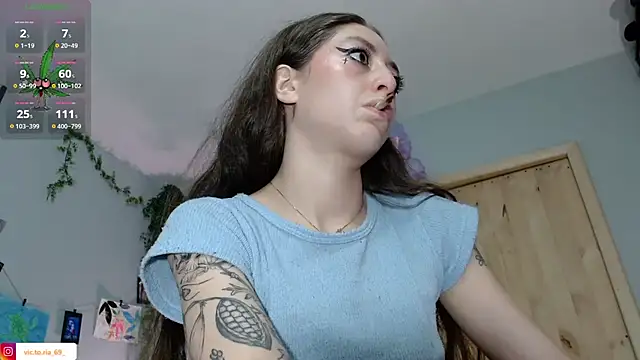 VickyJackson  online show from October 11, 2025, 3:43 pm