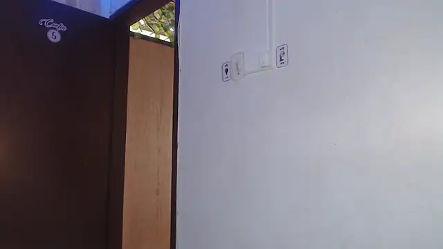 Snapshot of DaMikaela_ chatting on February 8, 2025, 9:57 pm DaMikaela online show from February 8, 2025, 9:57 pm