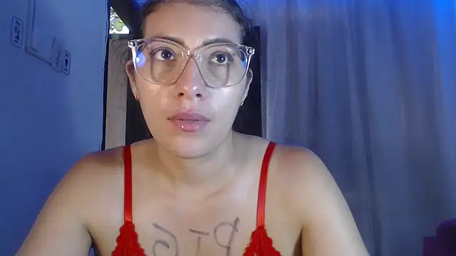 Snapshot of DaMikaela_ chatting on March 2, 2025, 5:36 pm DaMikaela online show from March 2, 2025, 5:36 pm