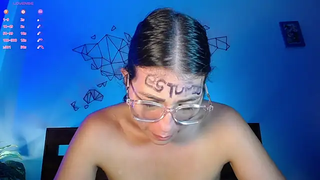 Snapshot of DaMikaela_ chatting on March 13, 2025, 10:21 pm DaMikaela online show from March 13, 2025, 10:21 pm