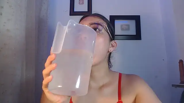 Snapshot of DaMikaela_ chatting on March 17, 2025, 7:15 pm DaMikaela online show from March 17, 2025, 7:15 pm